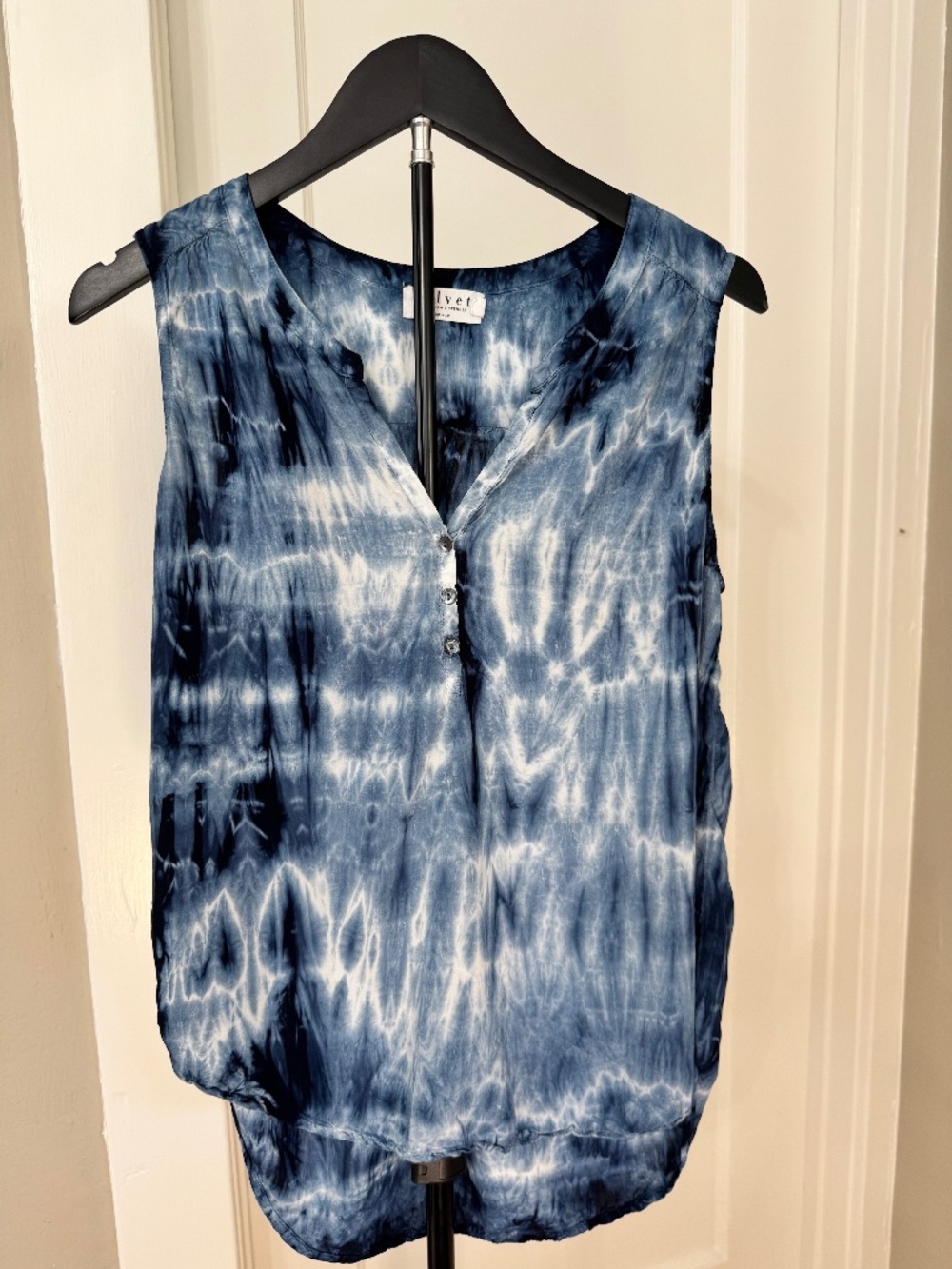Velvet by Graham & Spencer Blue Indigo Tie Dye Sleeveless Blouse - Small